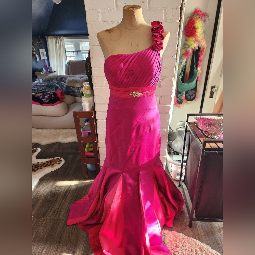 Elegant Pink Strapless Dress